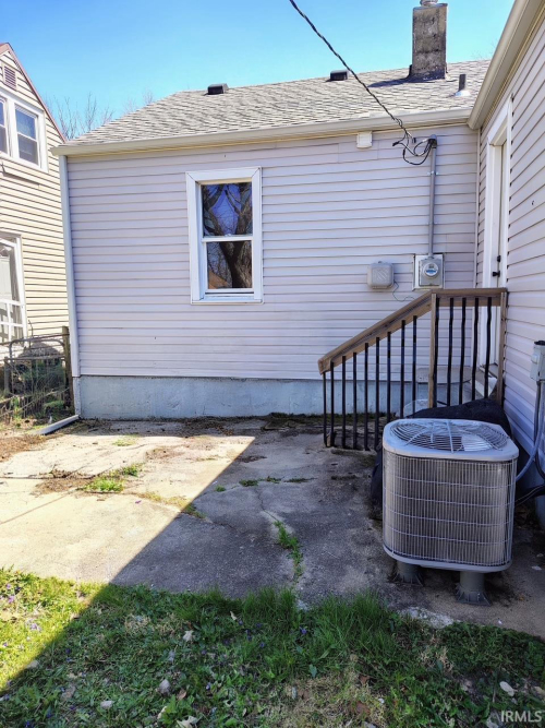 Listing Image 3