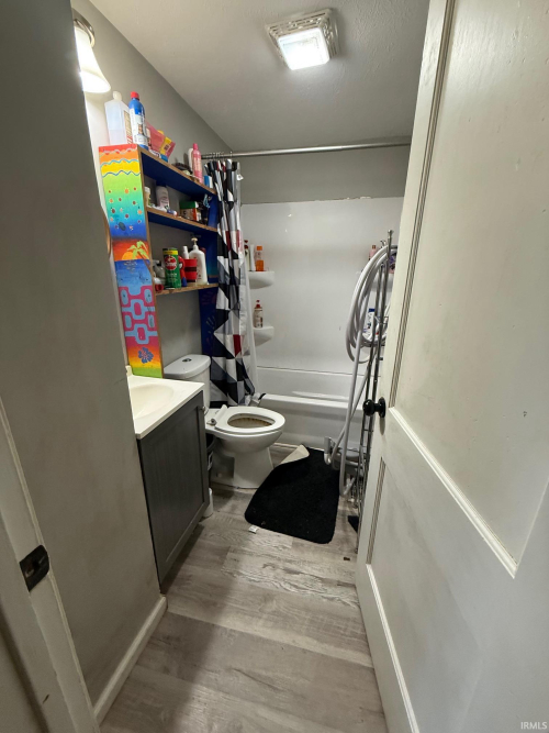 Listing Image 8