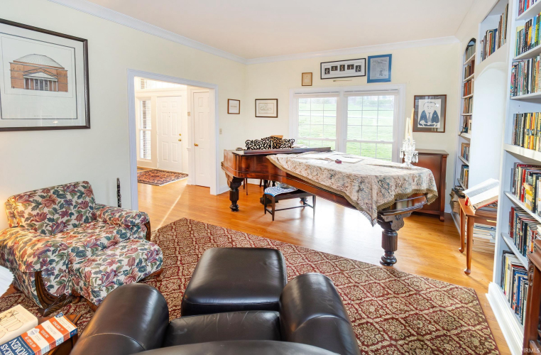 Listing Image 7