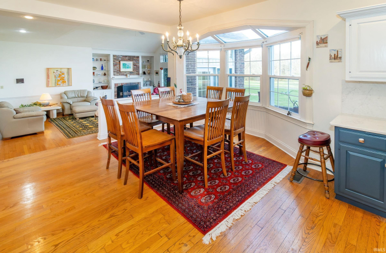 Listing Image 9
