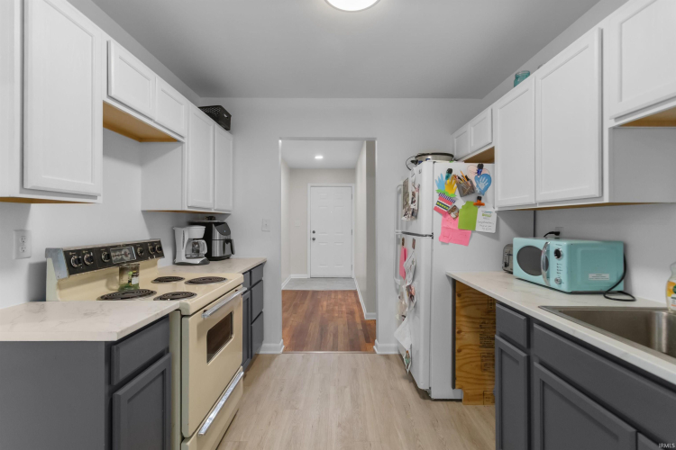 Listing Image 16