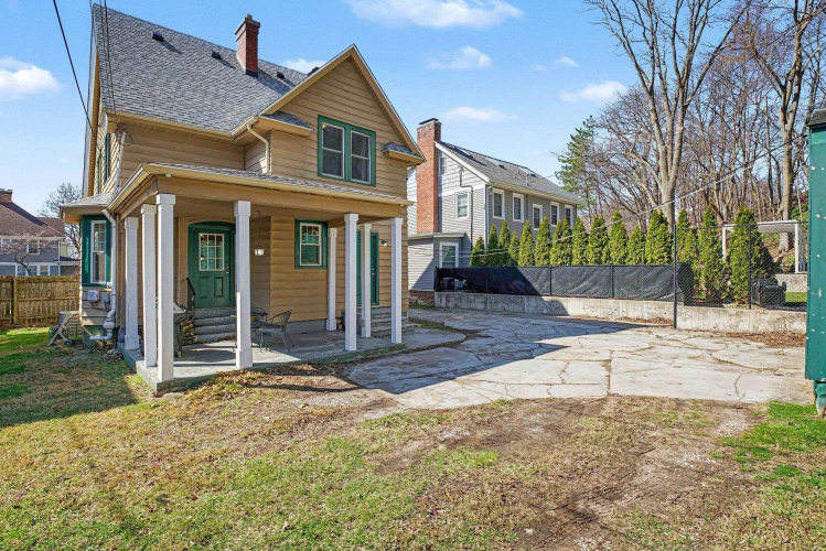Listing Image 3