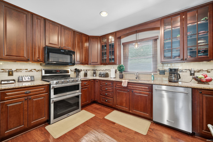 Listing Image 7