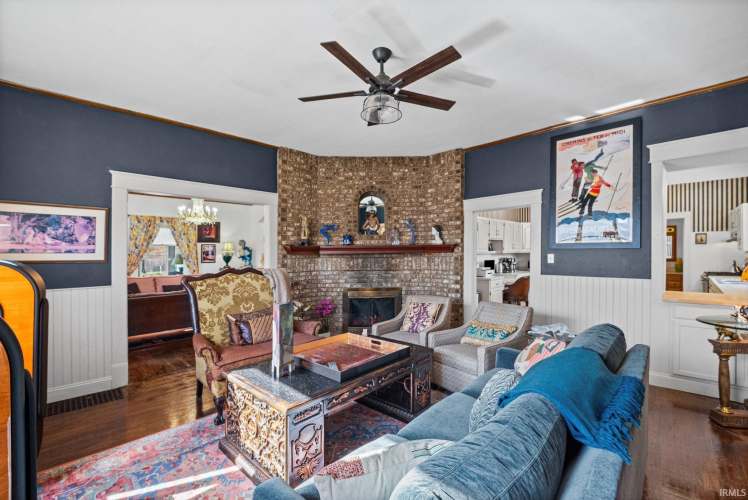 Listing Image 7