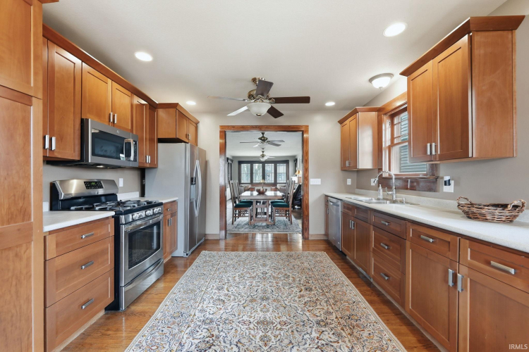 Listing Image 14