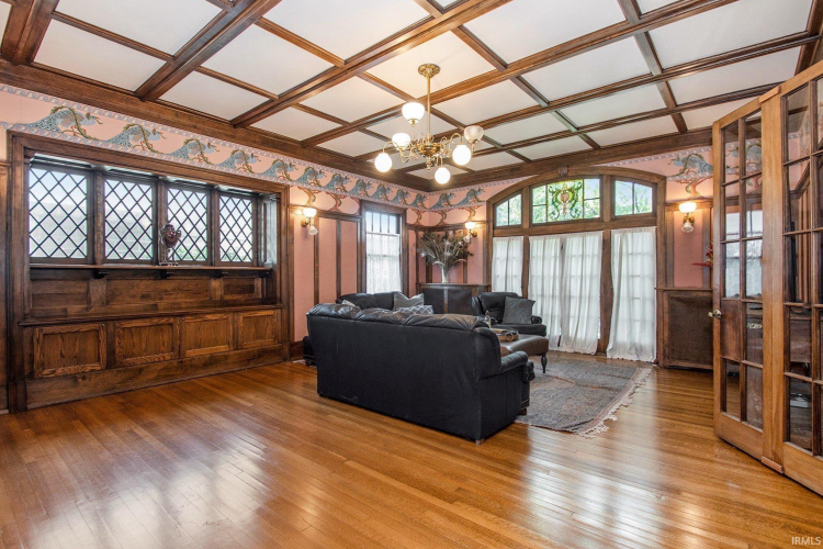Listing Image 12
