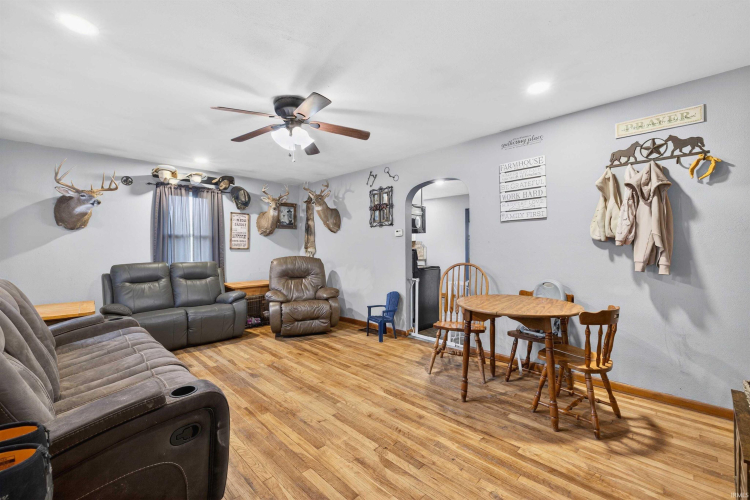 Listing Image 5