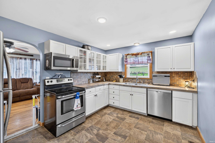 Listing Image 7