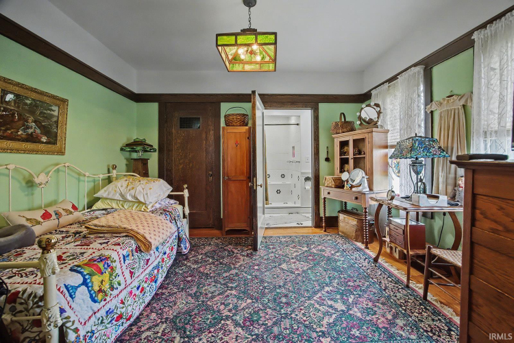Listing Image 11
