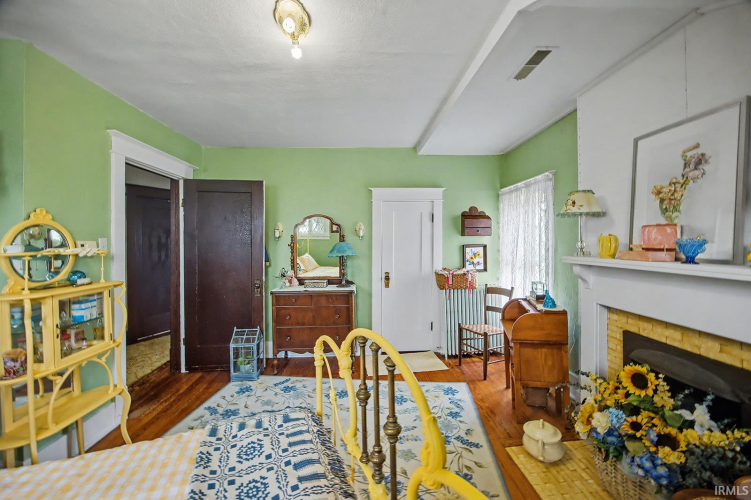 Listing Image 14