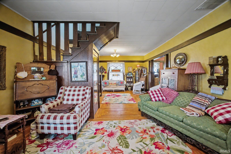 Listing Image 5