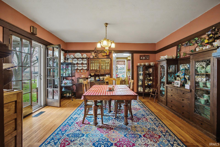 Listing Image 8