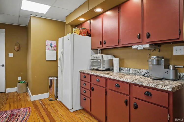 Listing Image 10