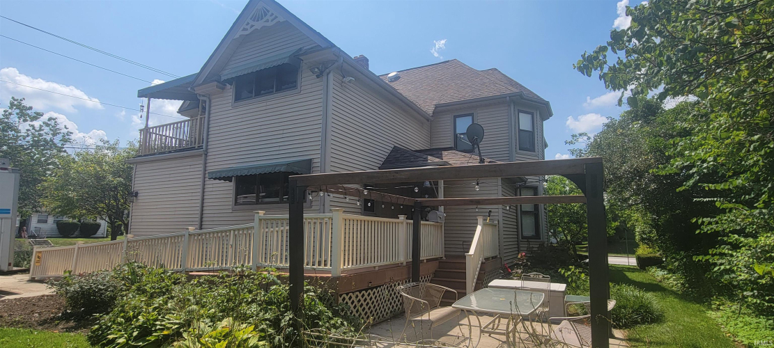 Listing Image 4