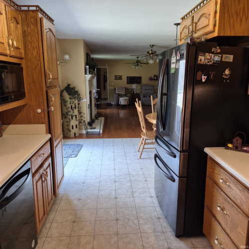 Listing Image 16