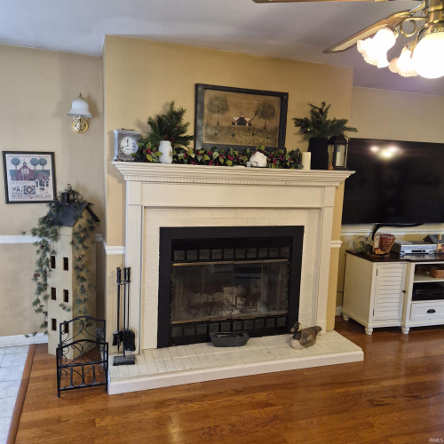 Listing Image 7