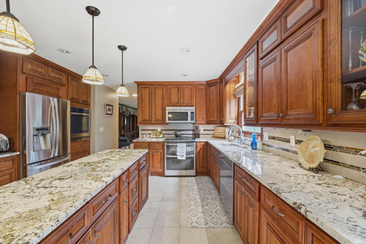 Listing Image 15
