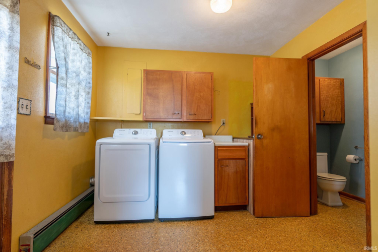 Listing Image 6