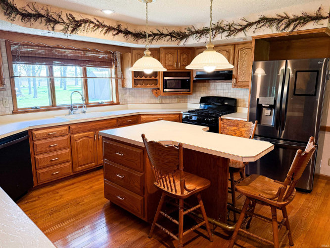 Listing Image 11