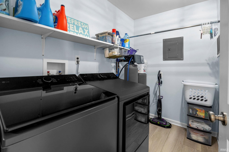 Listing Image 14