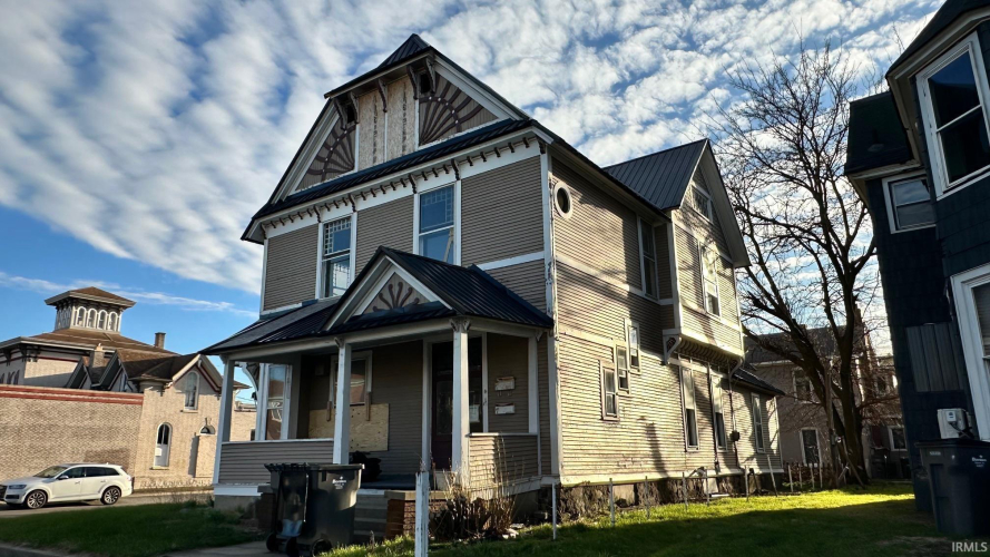 Listing Image 4