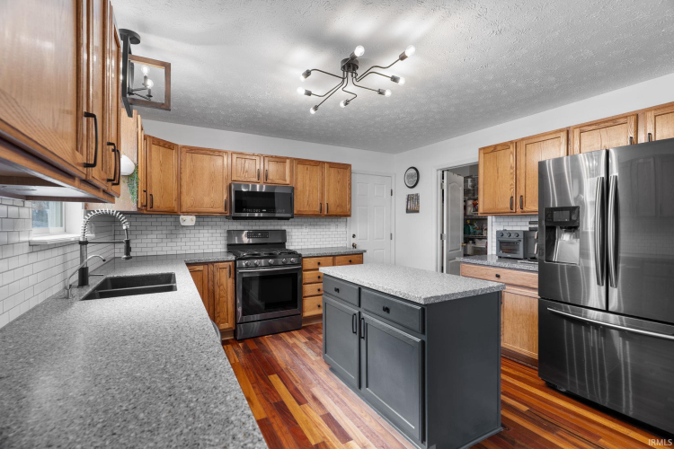 Listing Image 13