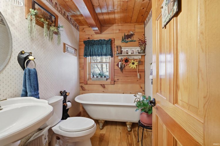 Listing Image 11