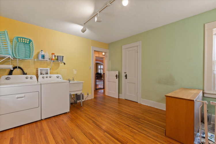 Listing Image 17