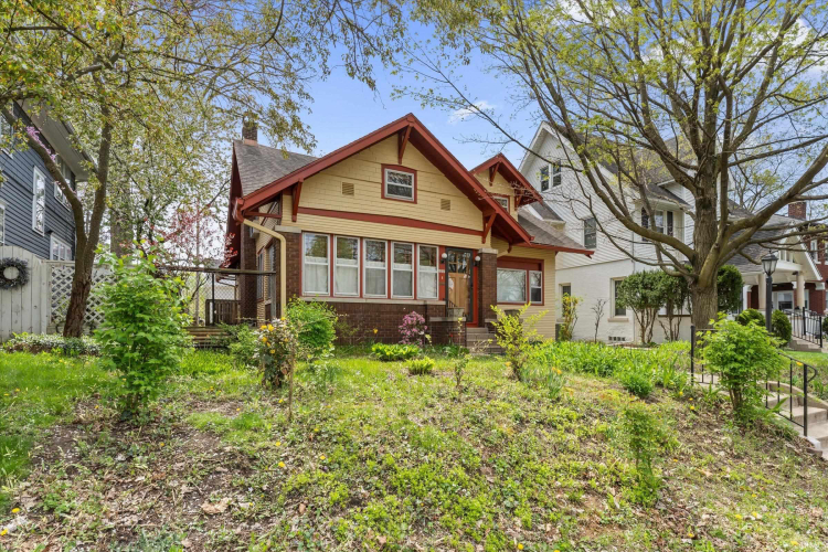 Listing Image 10