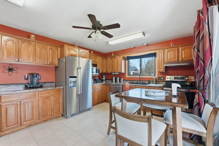 Listing Image 12