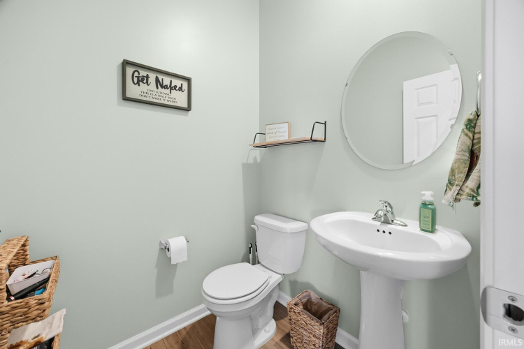 Listing Image 12
