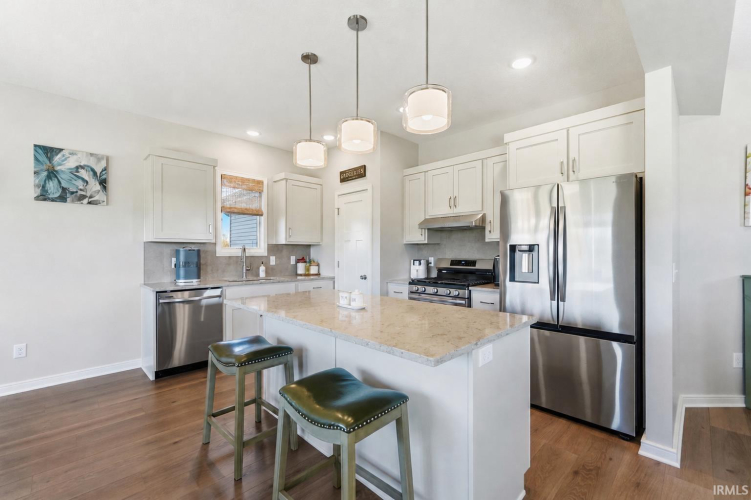 Listing Image 9