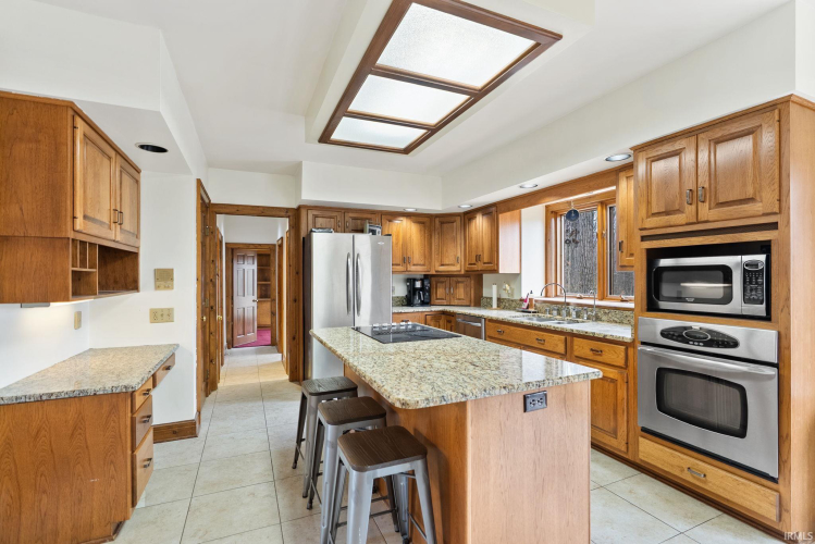 Listing Image 10