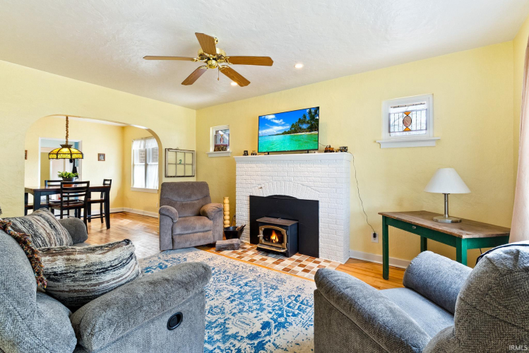 Listing Image 16