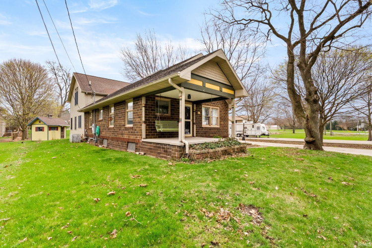 Listing Image 4