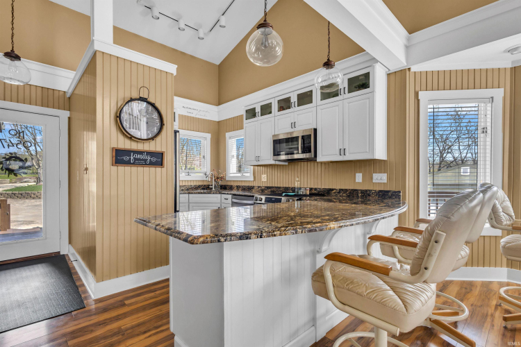 Listing Image 13