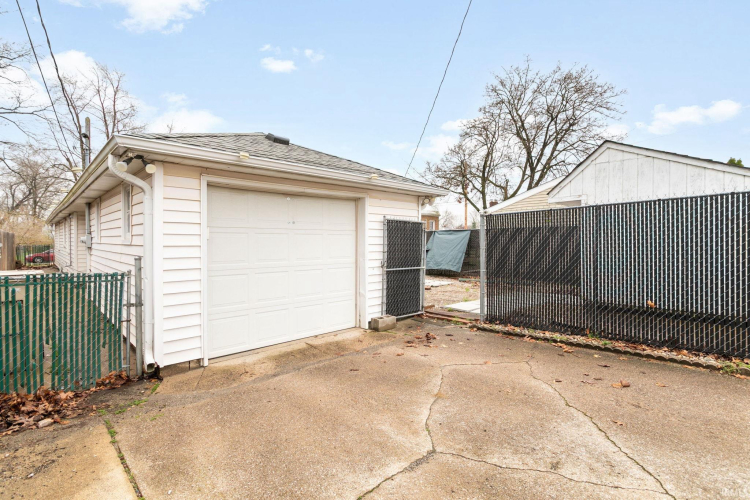 Listing Image 23