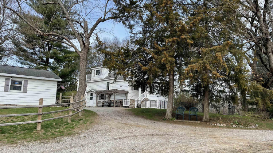 Listing Image 4