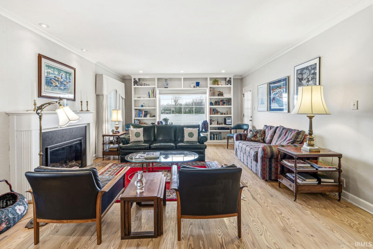 Listing Image 10