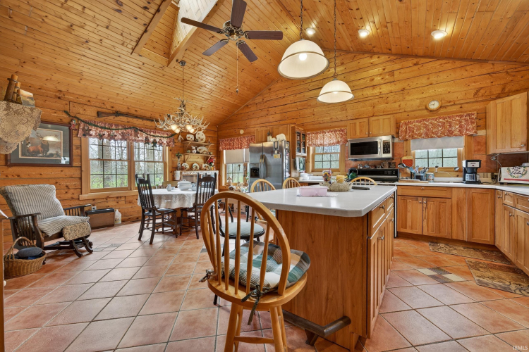 Listing Image 12