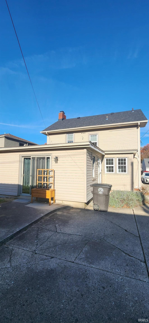 Listing Image 3