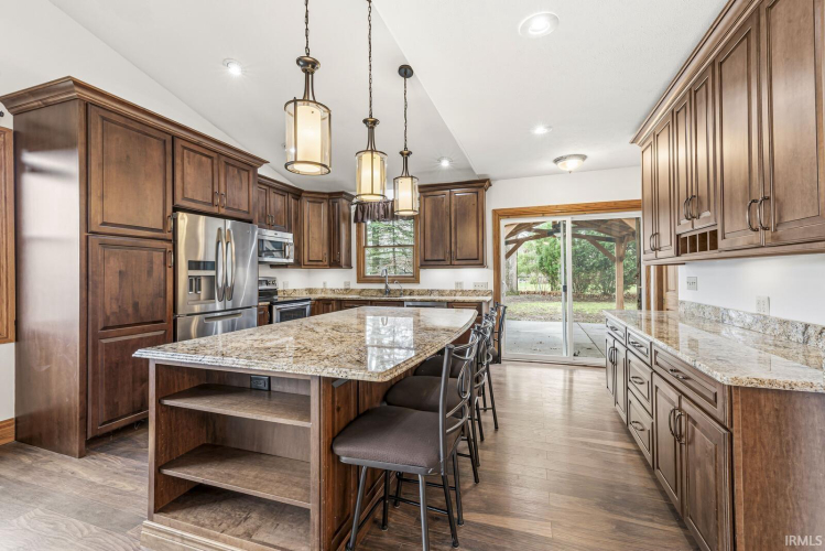 Listing Image 10
