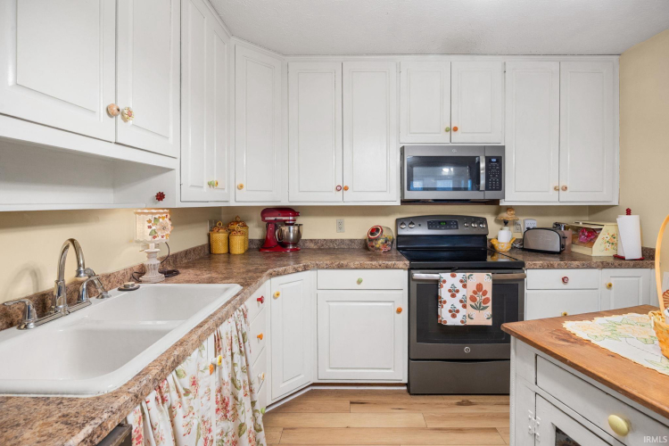 Listing Image 13