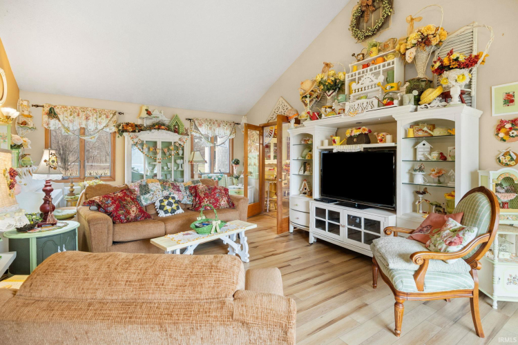 Listing Image 8