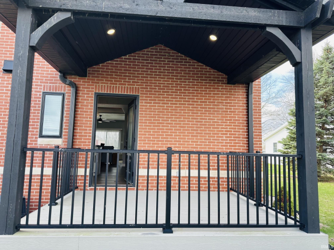 Listing Image 3