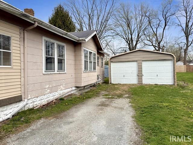 Listing Image 4