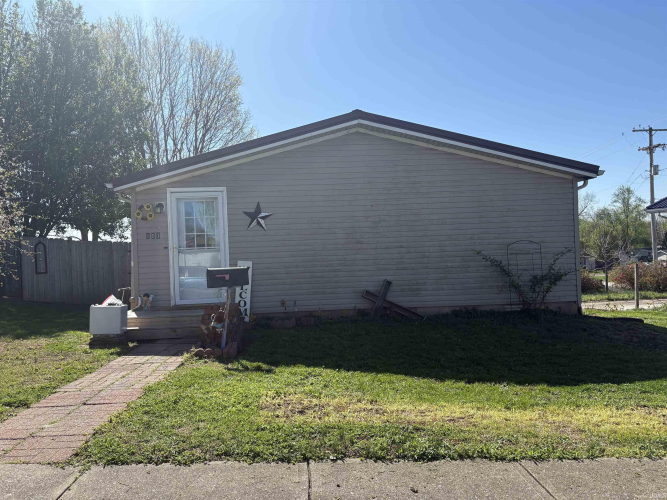 Listing Image 4