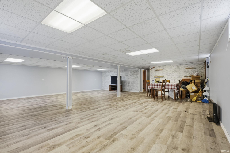 Listing Image 24
