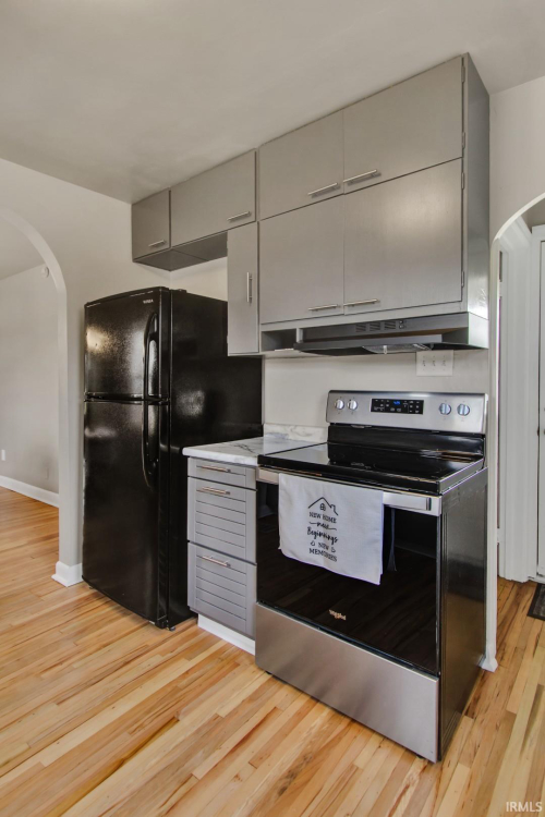 Listing Image 11