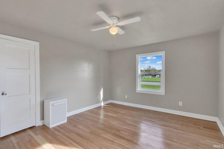 Listing Image 17